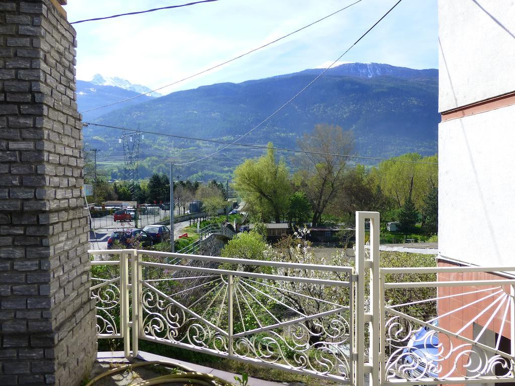 Hotel Beau Sejour Giampietro Andrea Sarre Exterior photo