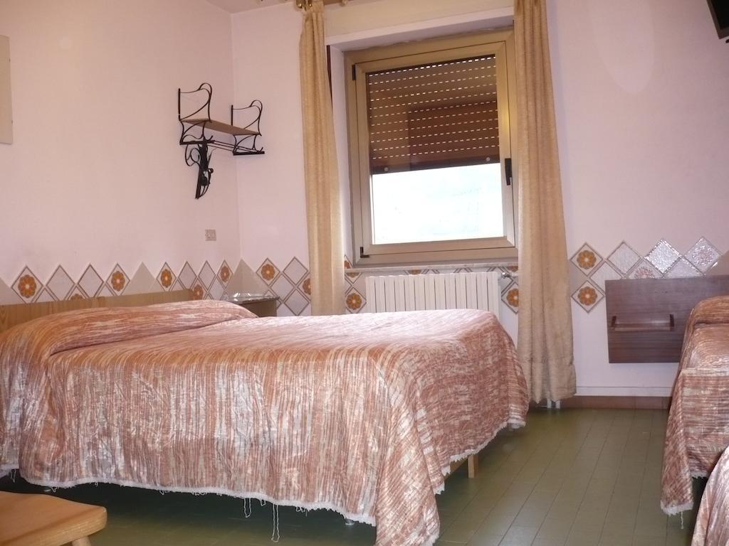 Hotel Beau Sejour Giampietro Andrea Sarre Room photo